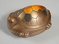象彦 Zohiko／『大亀香合』 an insence container shape in the turtle that made of lacquer