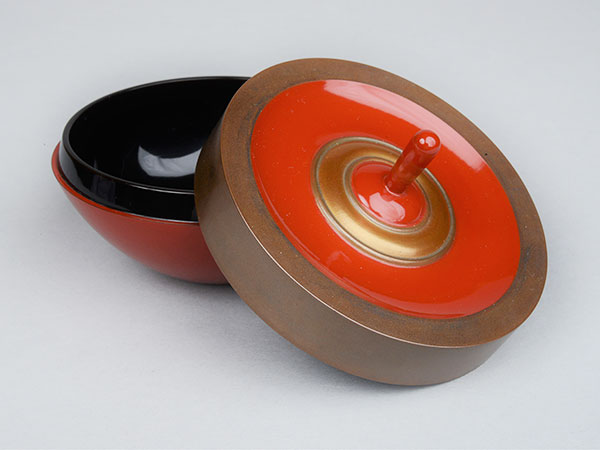 3��@�n�� ��O�Y�@Watanabe Kisaburo 3rd�^�w���܁x�@a tea caddy in the shape of top (&ldquo;Koma&rdquo;)