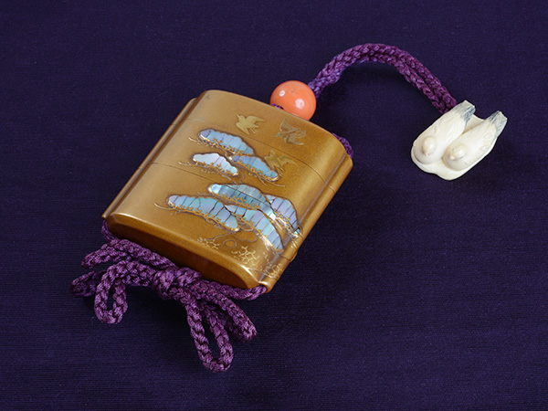 �c���@��G�@Tamura Toshihide�^�w���Ԏ��G�@���ɐ璹�}��U�x an Inro (Pine tree & Birds)